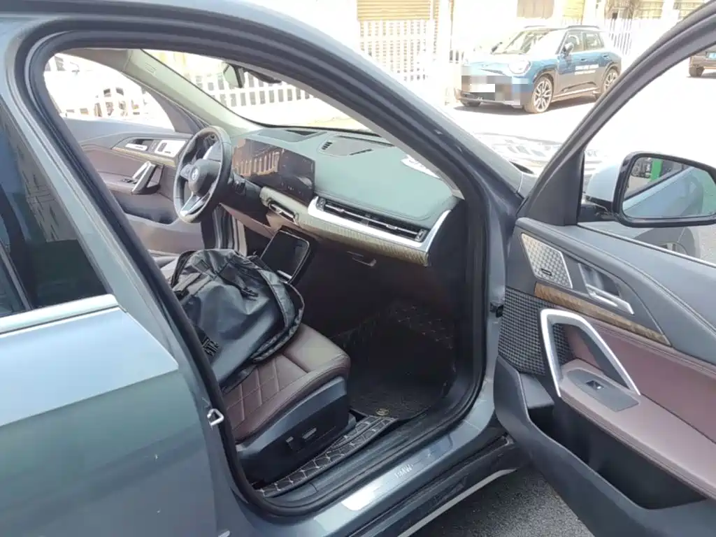 BMW iX1 2023 2023 xDrive30L X Design Package