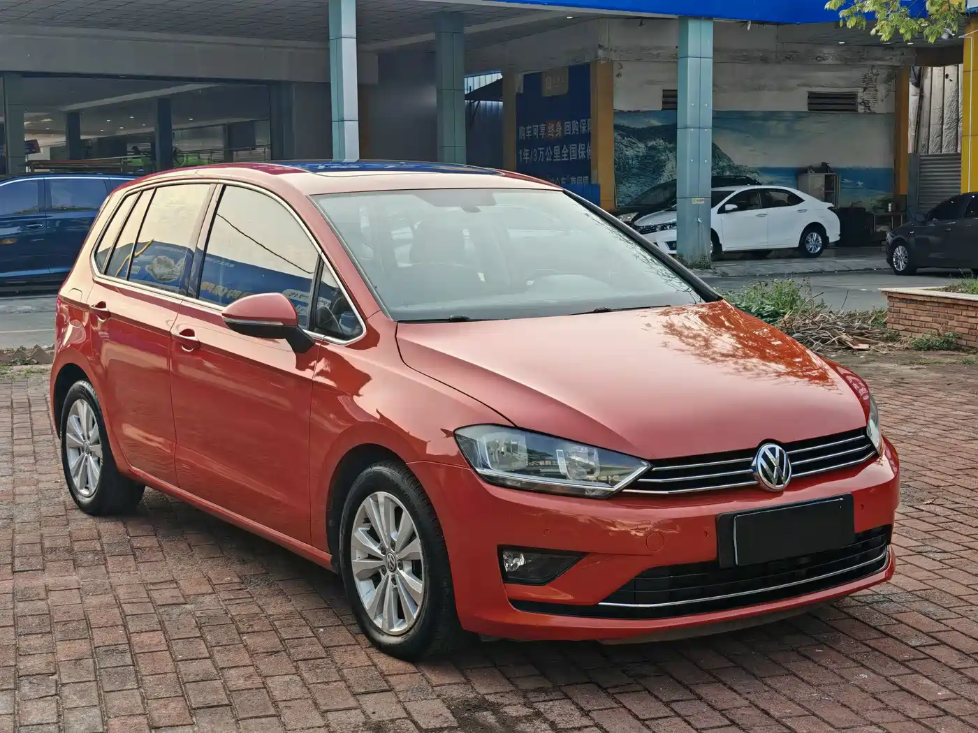 Volkswagen Golf Sportsvan 2016 230TSI Automatic Progressive фото 3