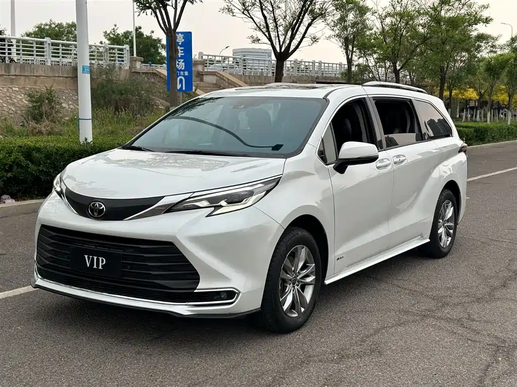 Toyota Sienna 2024 2.5L Hybrid Comfort Edition