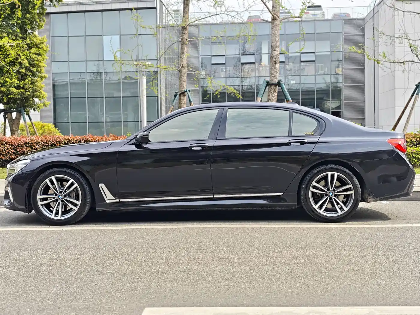 BMW 7 Series 2018 730Li Leading Type M Sport Package фото 3