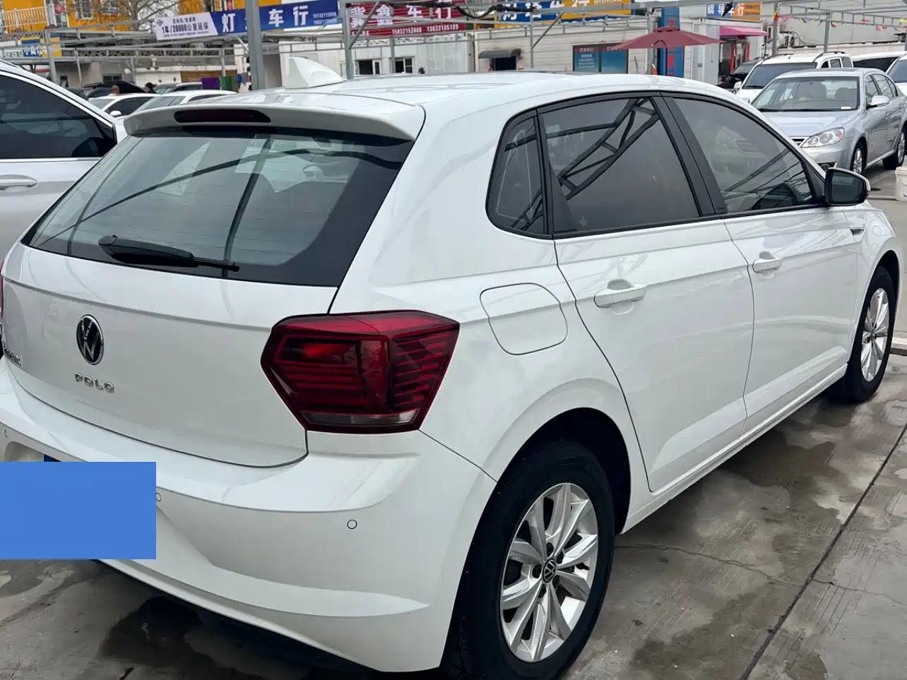 VOLKSWAGEN POLO