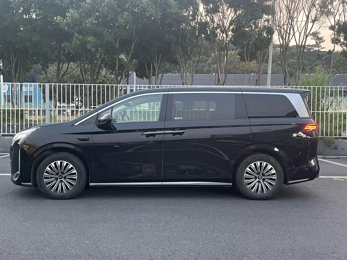 BYD Xia 2025 2025 DM-i 1.5T 180km Excellence