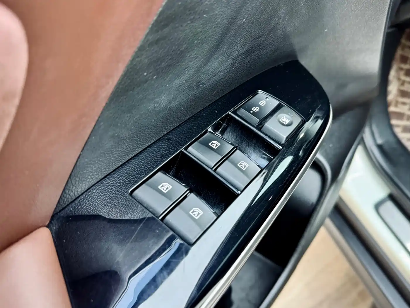 GAC Trumpchi Trumpchi GS8 2017 320T 2WD Luxury Smart Connect (7-seater) фото 11