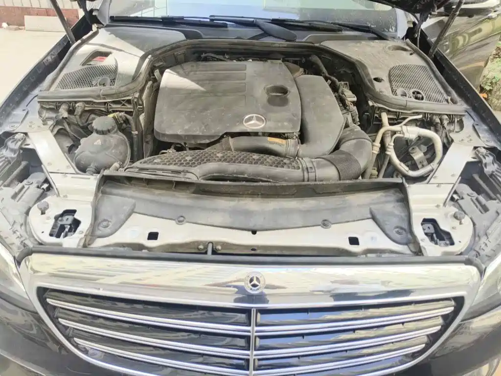 Фото 3 - Mercedes-Benz E-Class