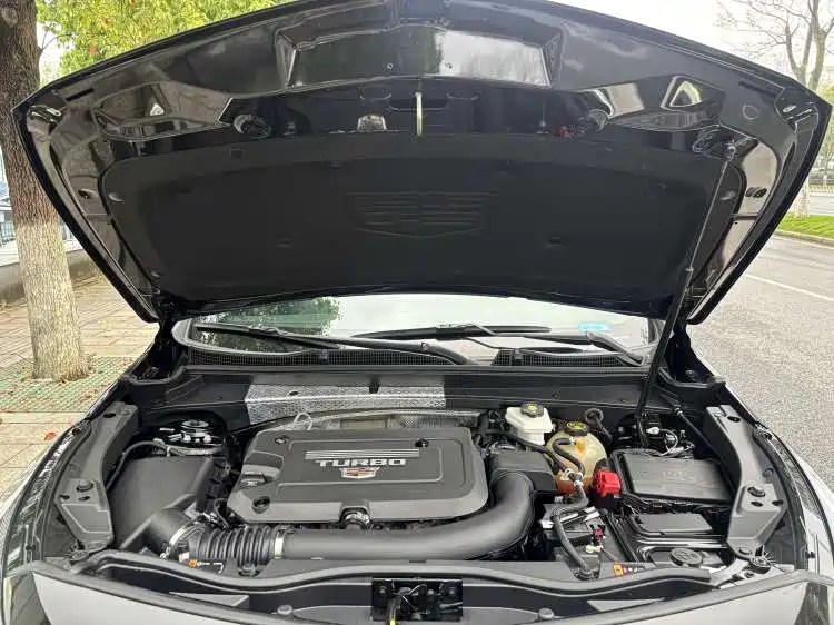 CADILLAC XT4