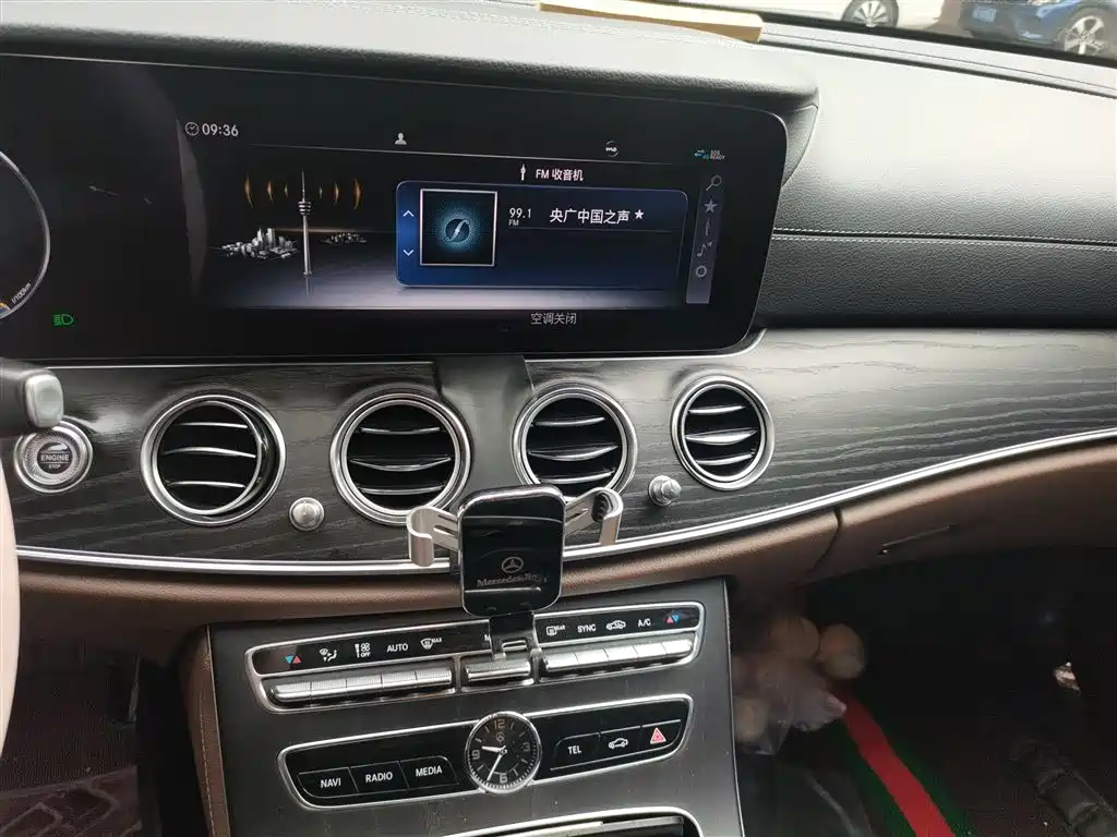 Mercedes-Benz E-Class 2020 Facelift E 300 L Sport Exclusive фото 10
