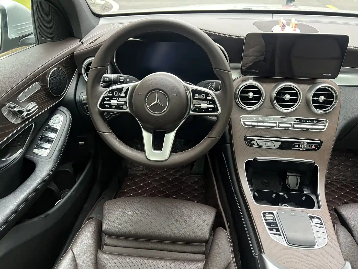 Mercedes-Benz GLC 2020 Facelift GLC 300 L 4MATIC Dynamic фото 7