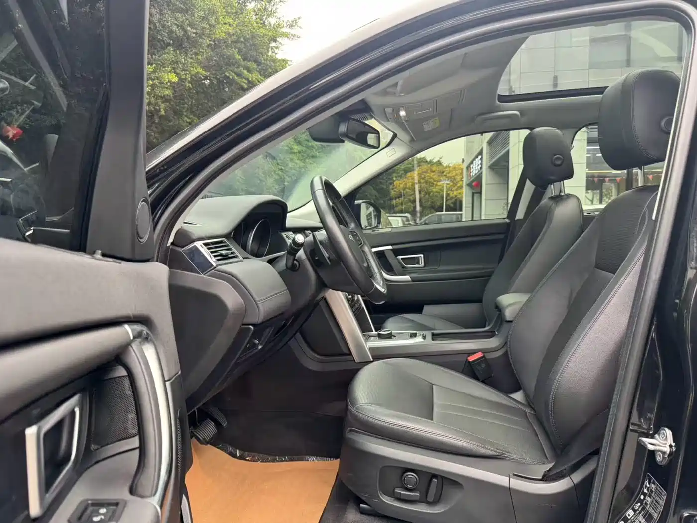 Land Rover Discovery Sport 2019 240PS SE Edition China V фото 5