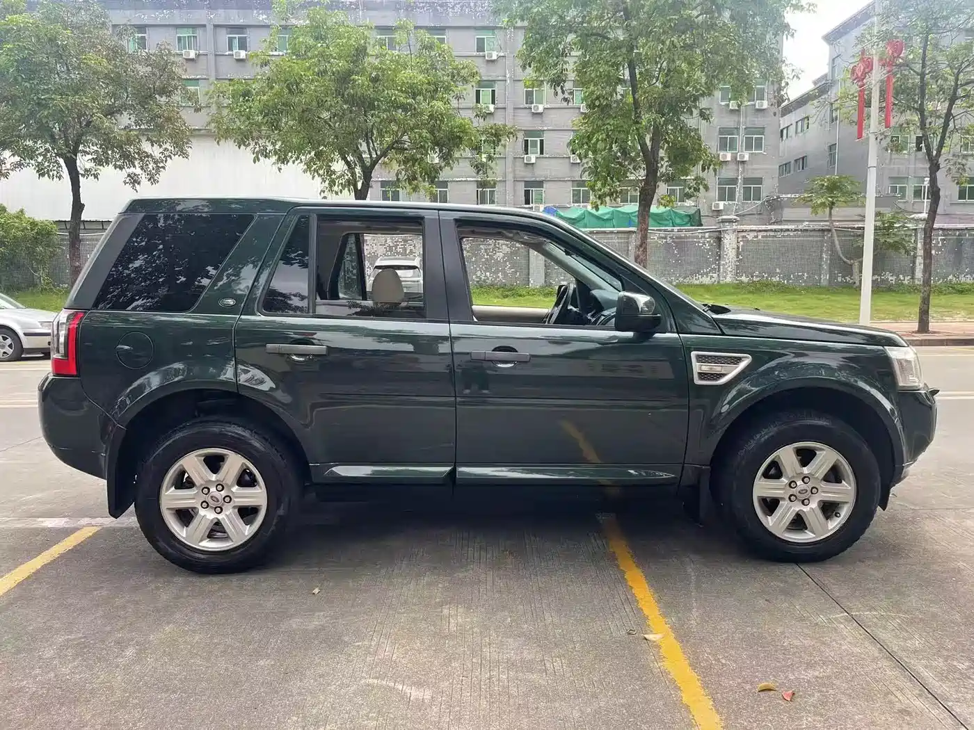 Land Rover Freelander 2 2011 2.2T SD4 SE Diesel фото 4