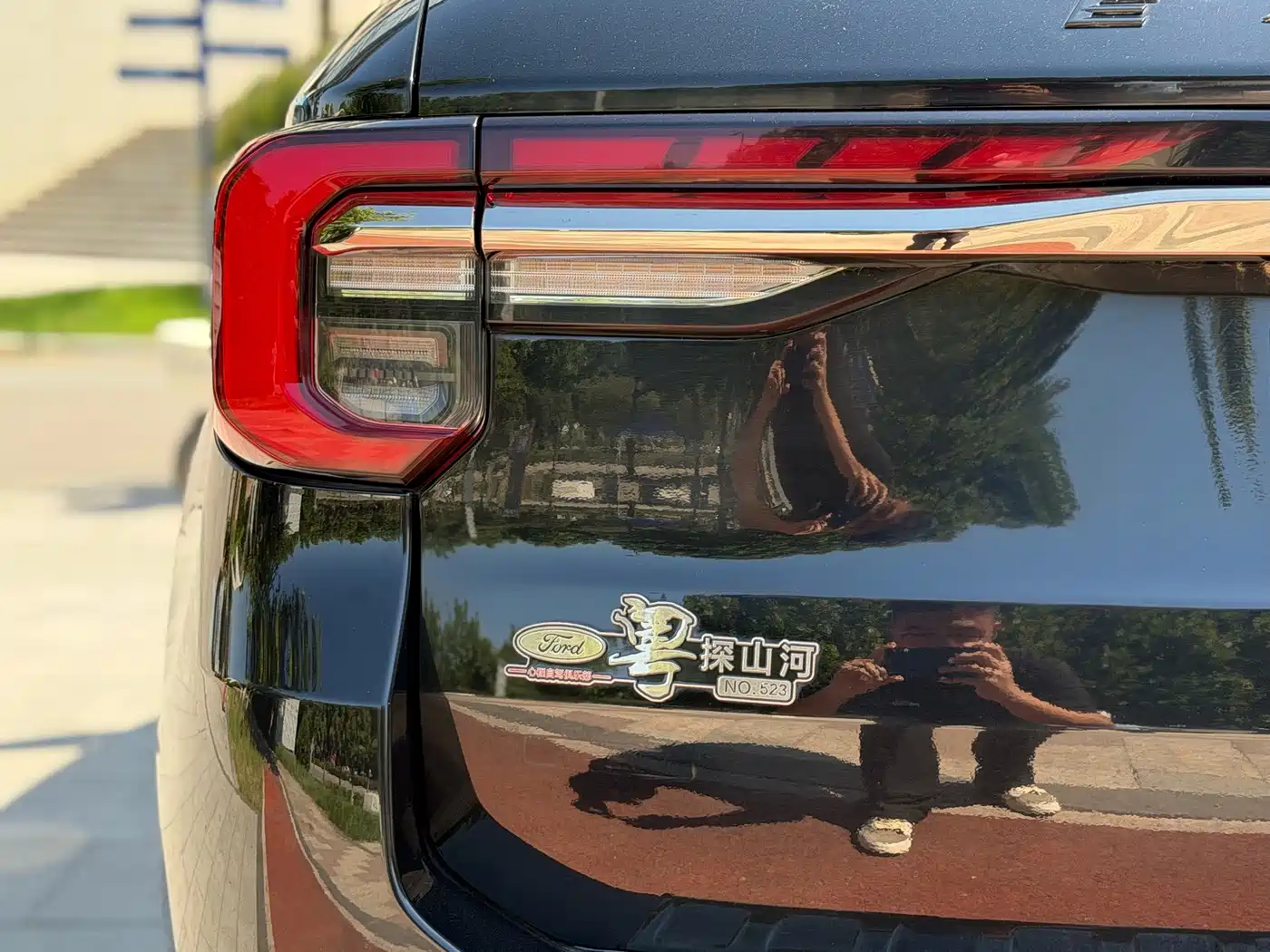 Фото 8 - Ford Explorer
