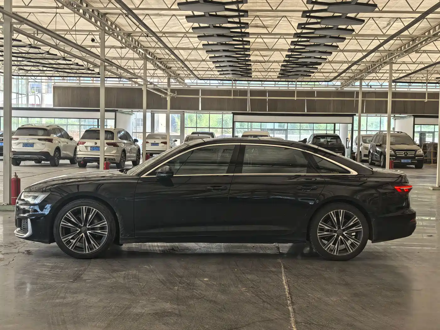 Photo 4 - Audi A6L