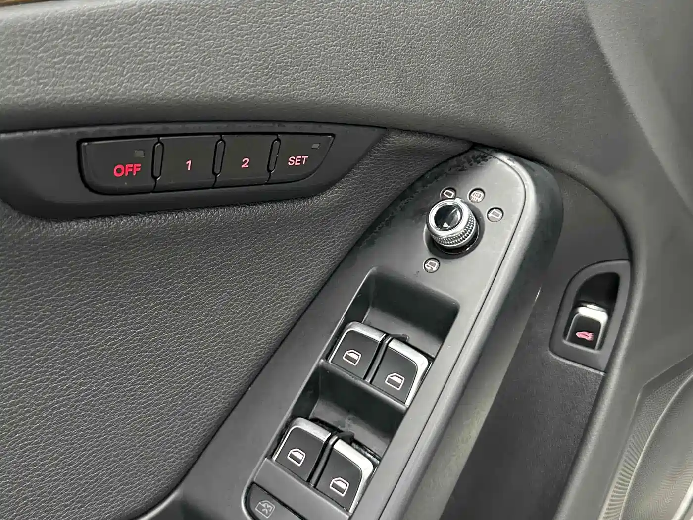 Фото 18 - Audi A4L