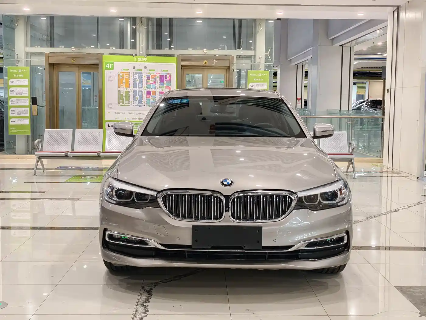 BMW 5 Series 2019 525Li Luxury Package фото 2