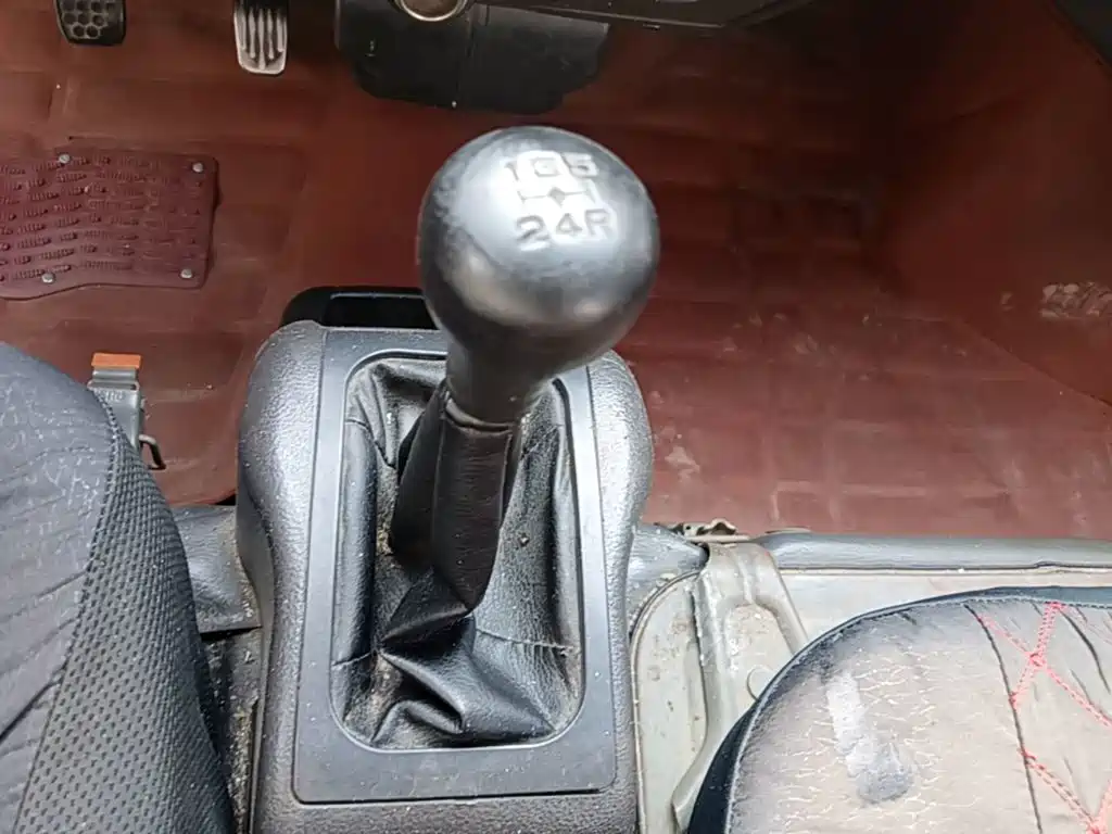 Wuling Motors Wuling Rongguang 2014 2012 1.2L Extended Base Model LJY