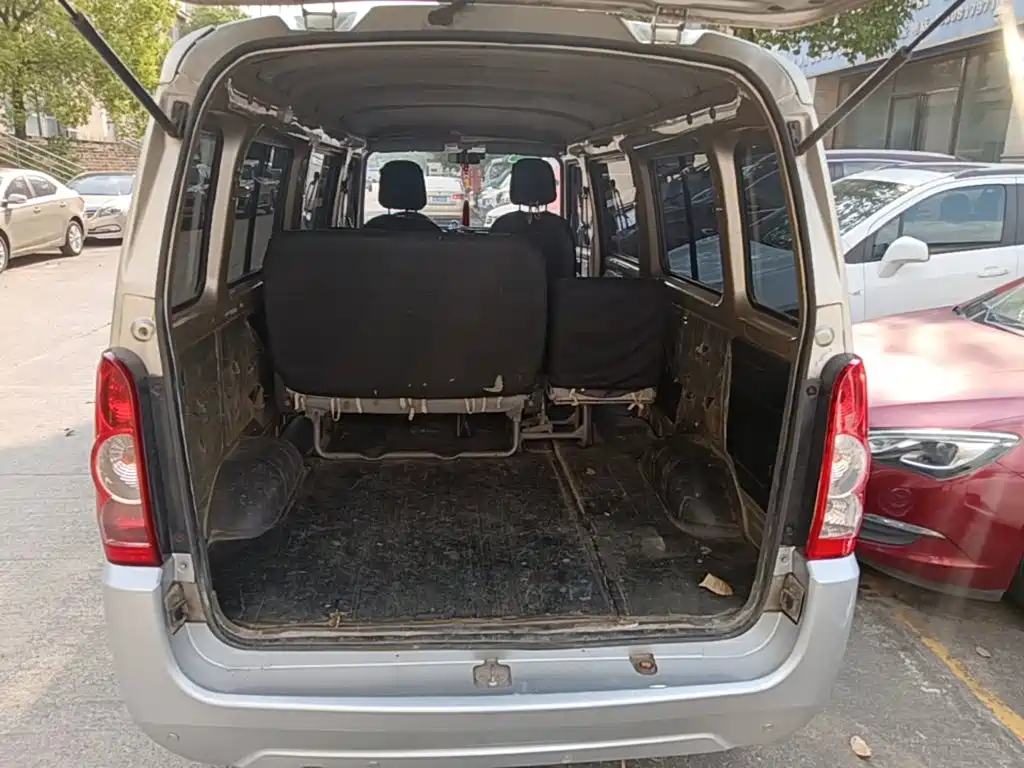 Wuling Motors Wuling Rongguang 2014 2012 1.2L Extended Base Model LJY