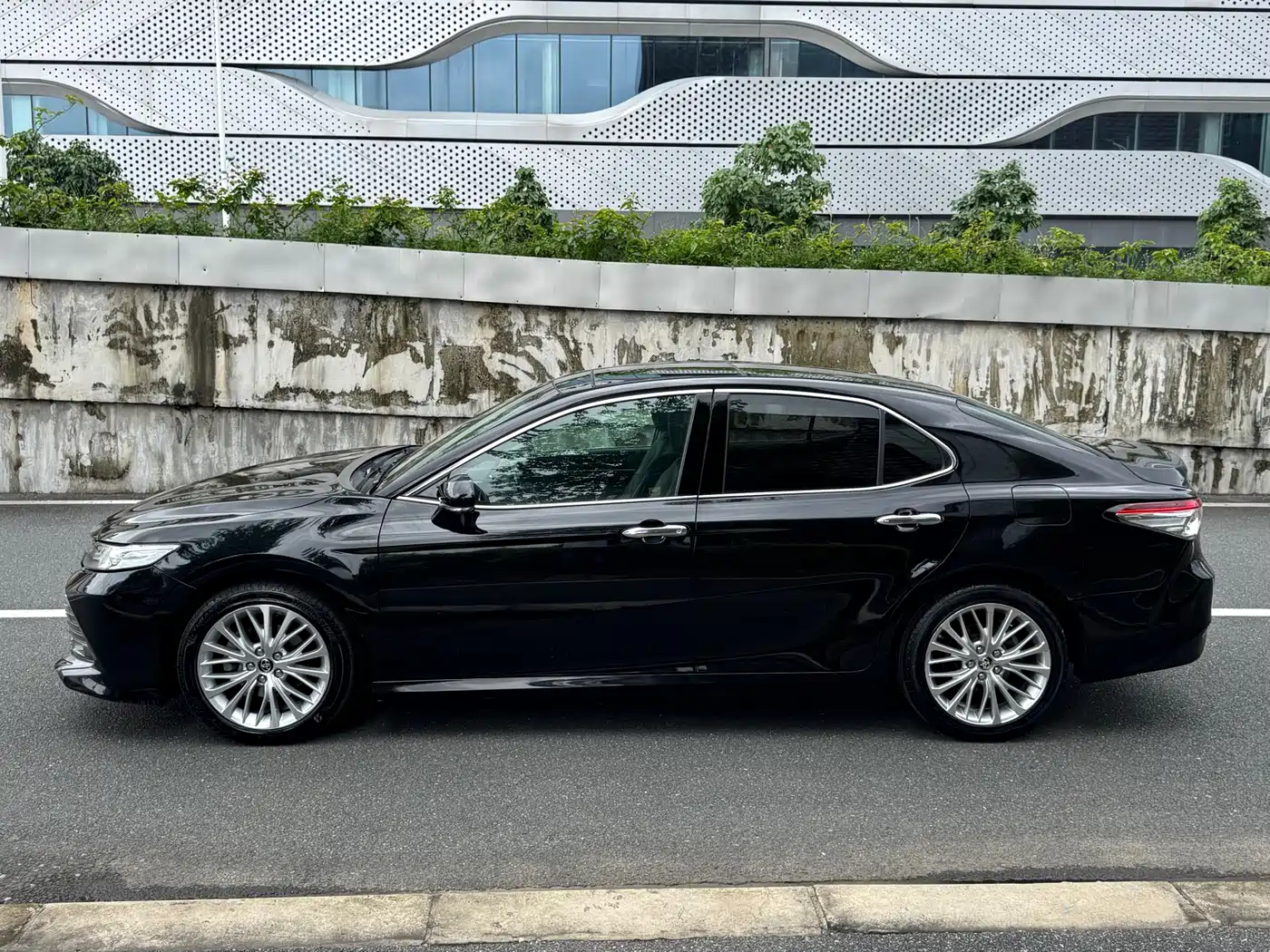 Toyota Camry 2018 2.5G Luxury Edition фото 4