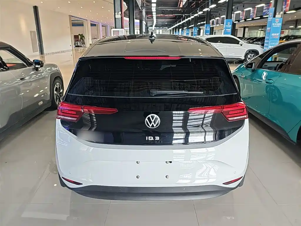 Volkswagen ID.3 2023 Pure Smart Edition фото 6