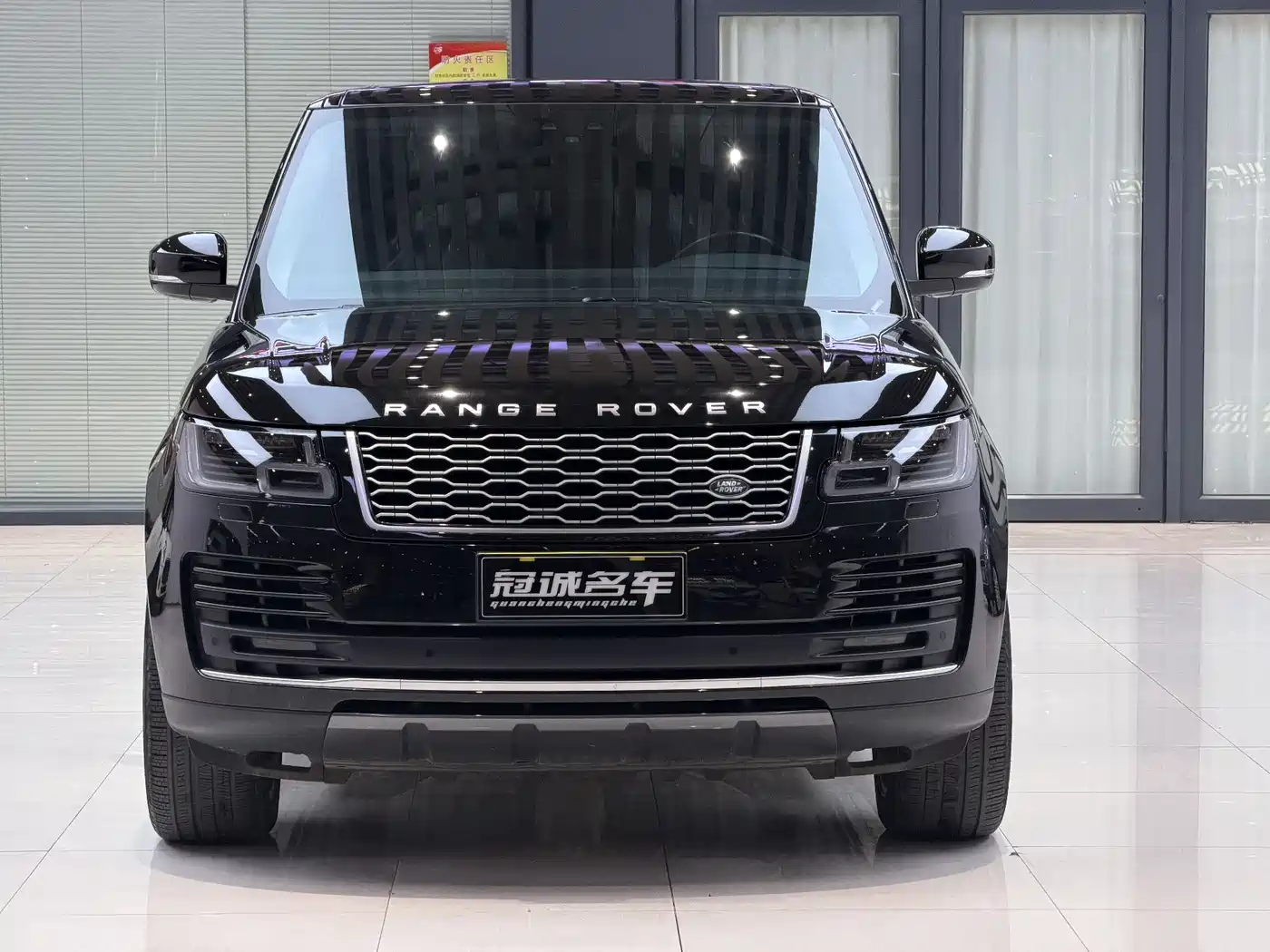 Land Rover Range Rover 2021 3.0 L6 Golden Age Edition фото 2