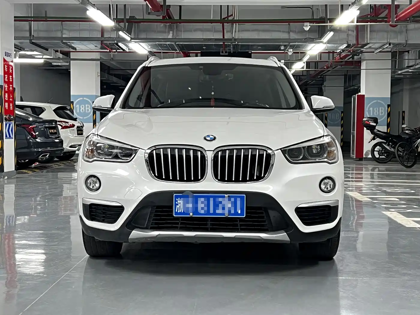BMW X1 2018 sDrive18Li Premium Model фото 3