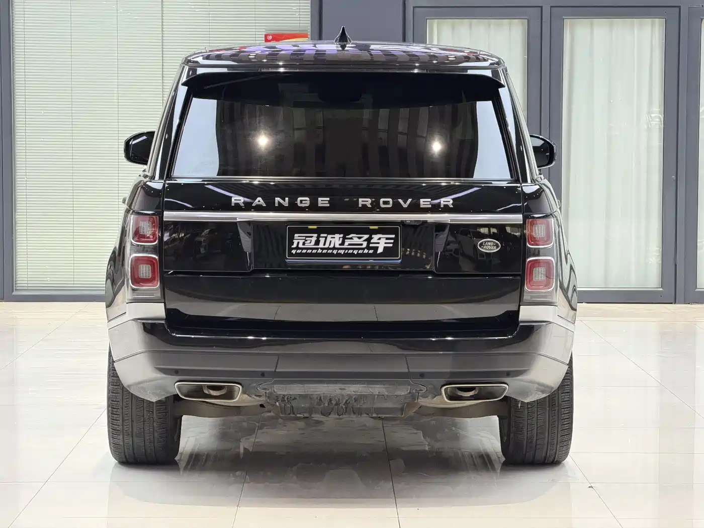 Land Rover Range Rover 2021 3.0 L6 Golden Age Edition фото 6