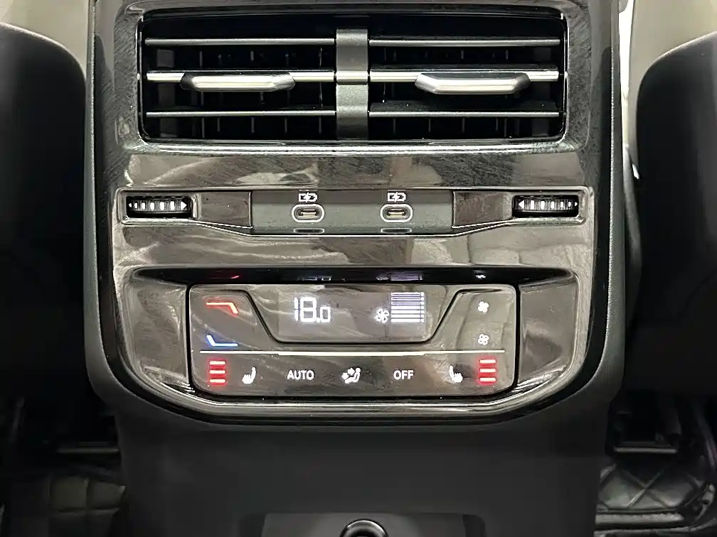 Audi Q6 2022 2023 45 TFSI quattro Uniform Cloud Yulin Package