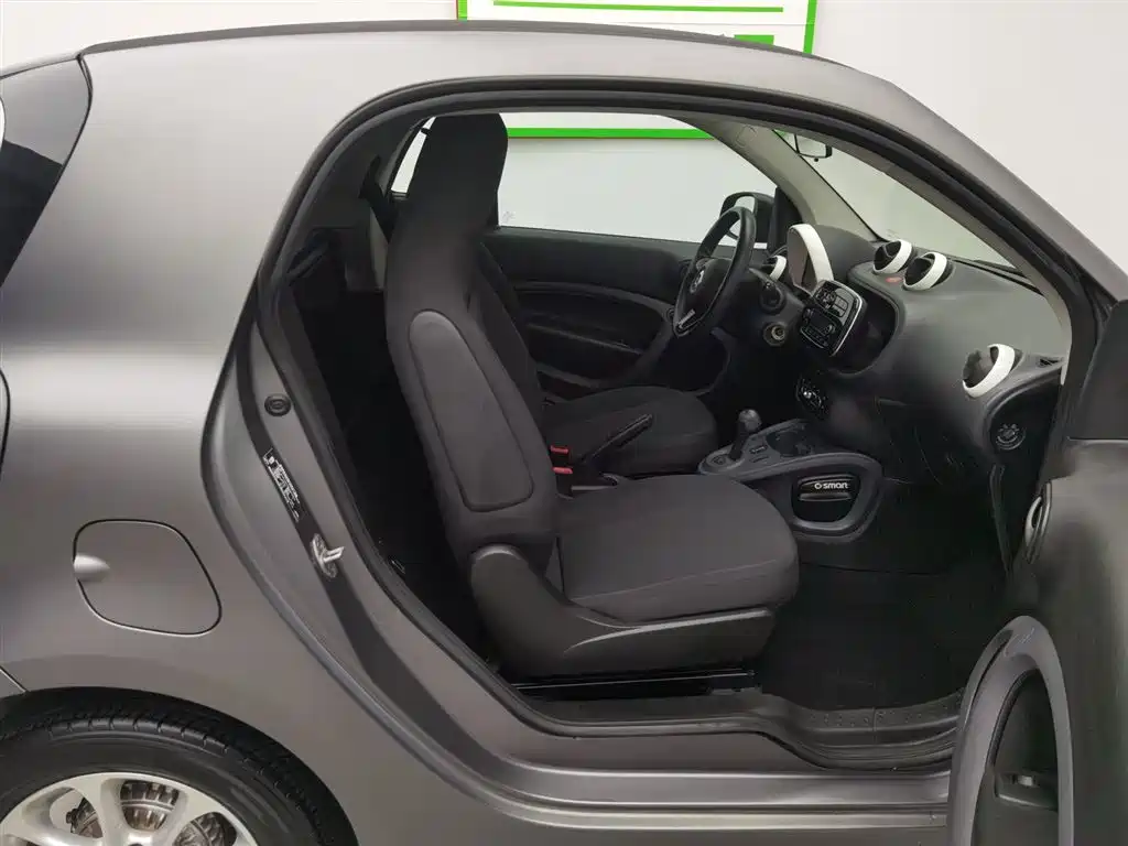 smart fortwo 2018 1.0L 52kW Hardtop Agile Edition China V фото 23