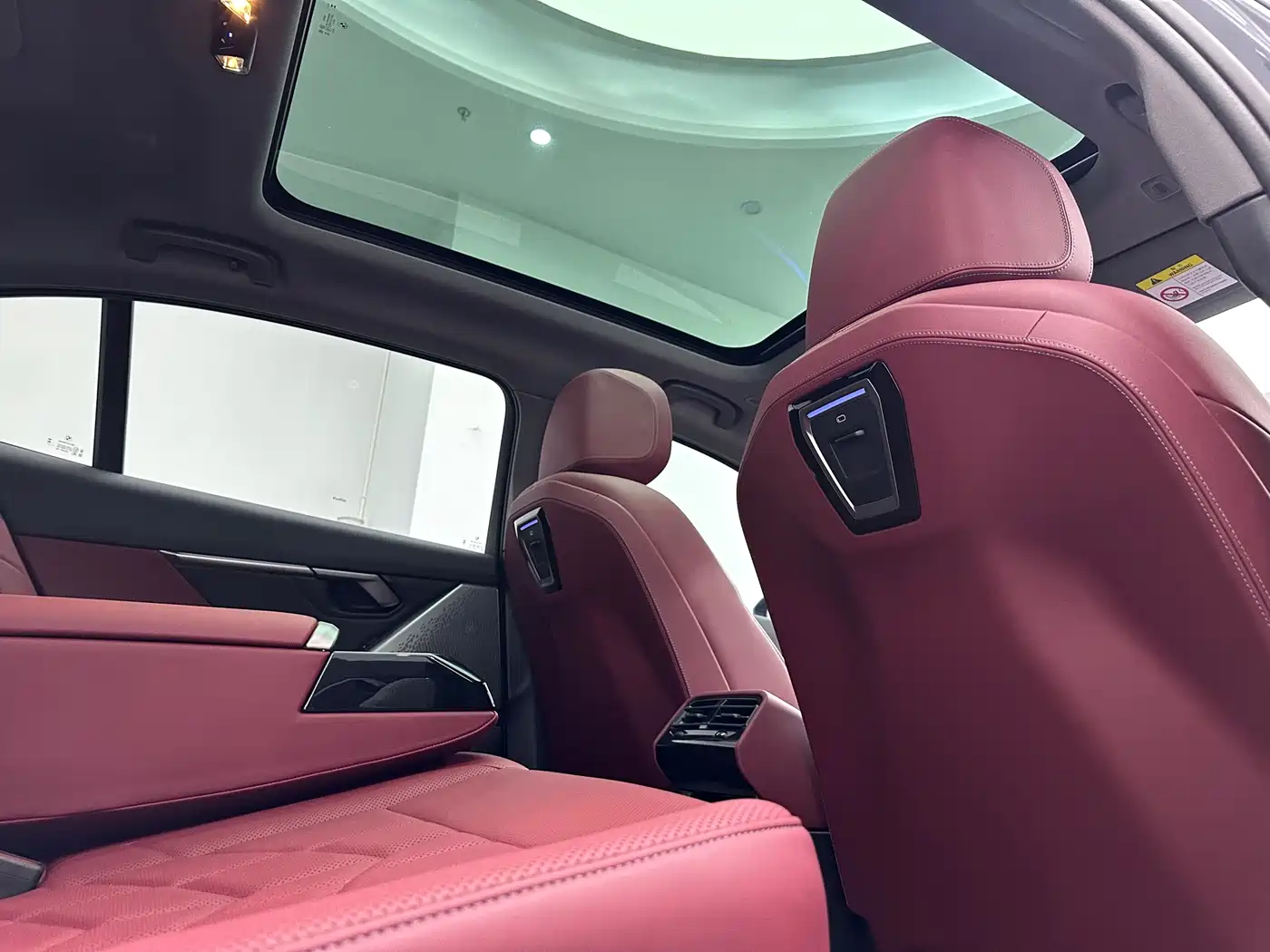 BMW 5 Series 2024 530Li Leading M Sport Package фото 15