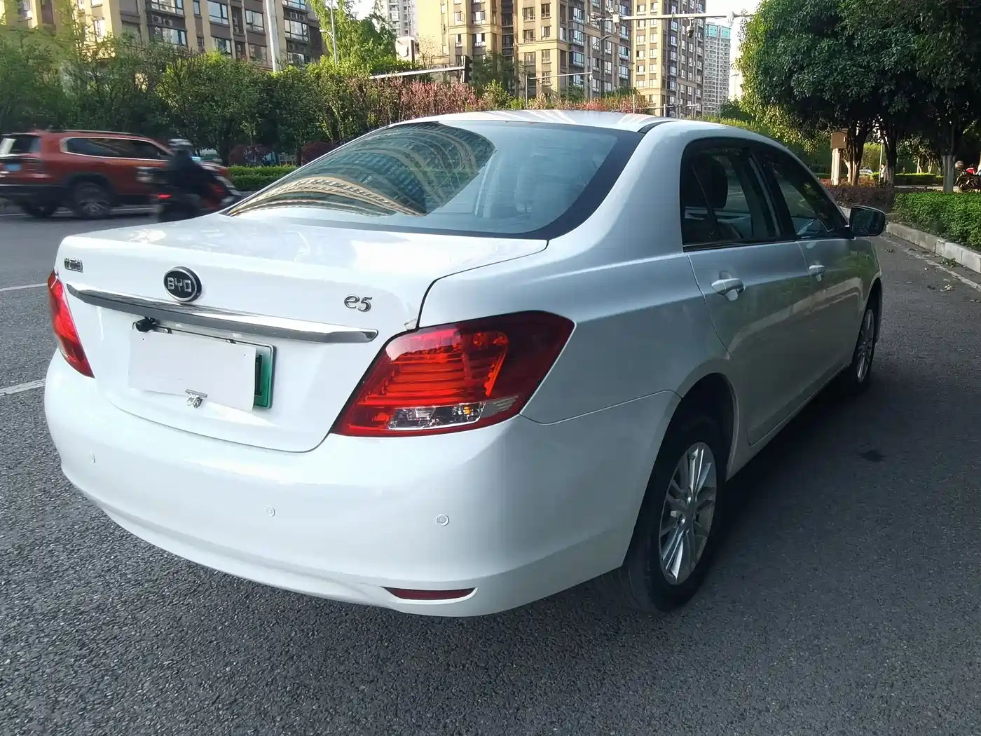 BYD E5