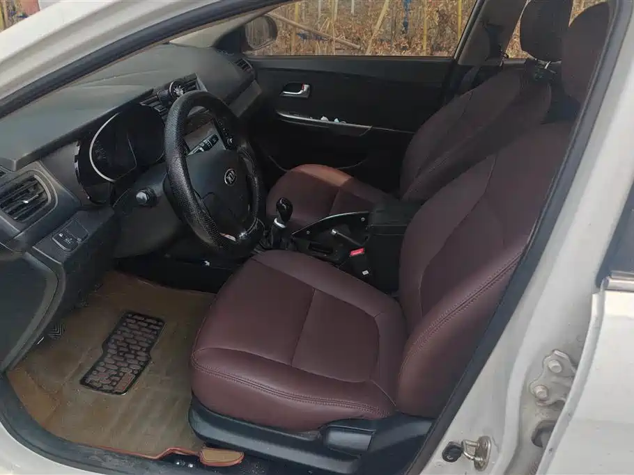 Kia K2 2015 Sedan 1.4L MT GLS фото 9