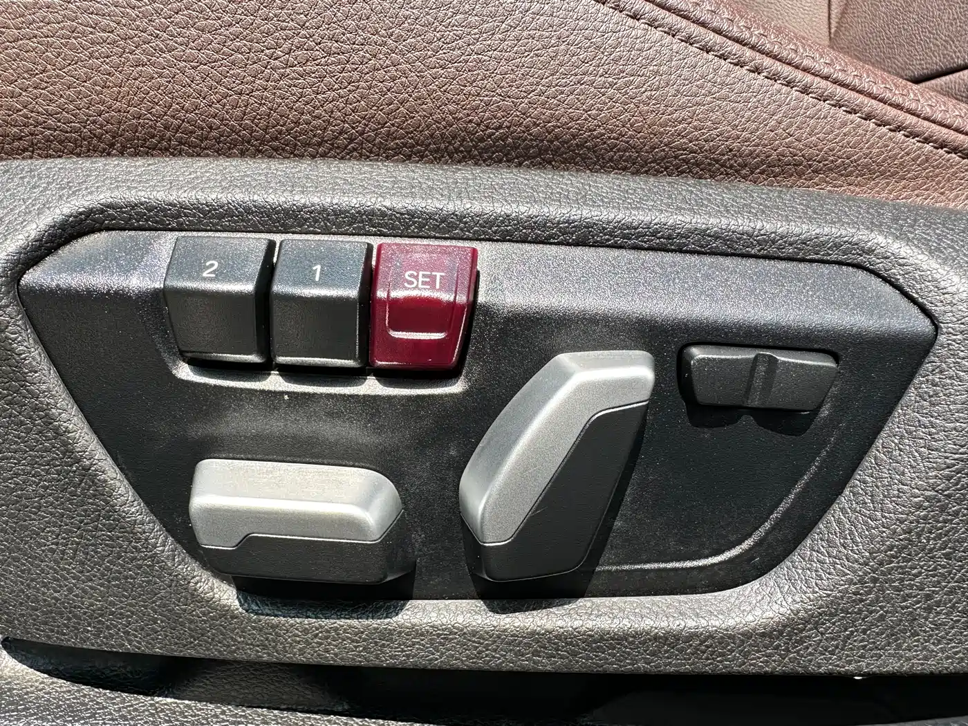 BMW 3 Series 2018 318Li фото 19