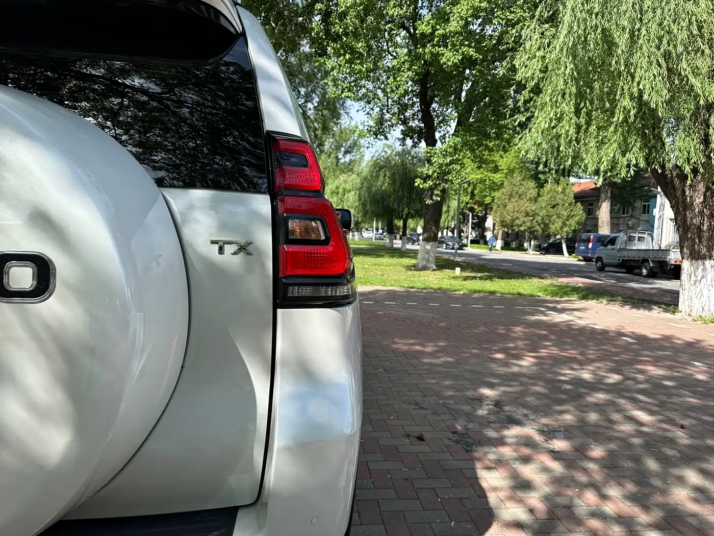 Toyota Prado 2018 3.5L Automatic TX-L Rear-mounted Spare Tire фото 14