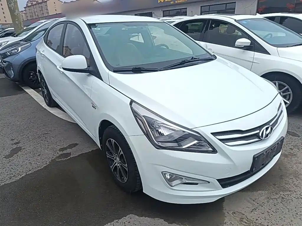 Hyundai Verna 2014 1.4L Manual Smart GLS фото 4