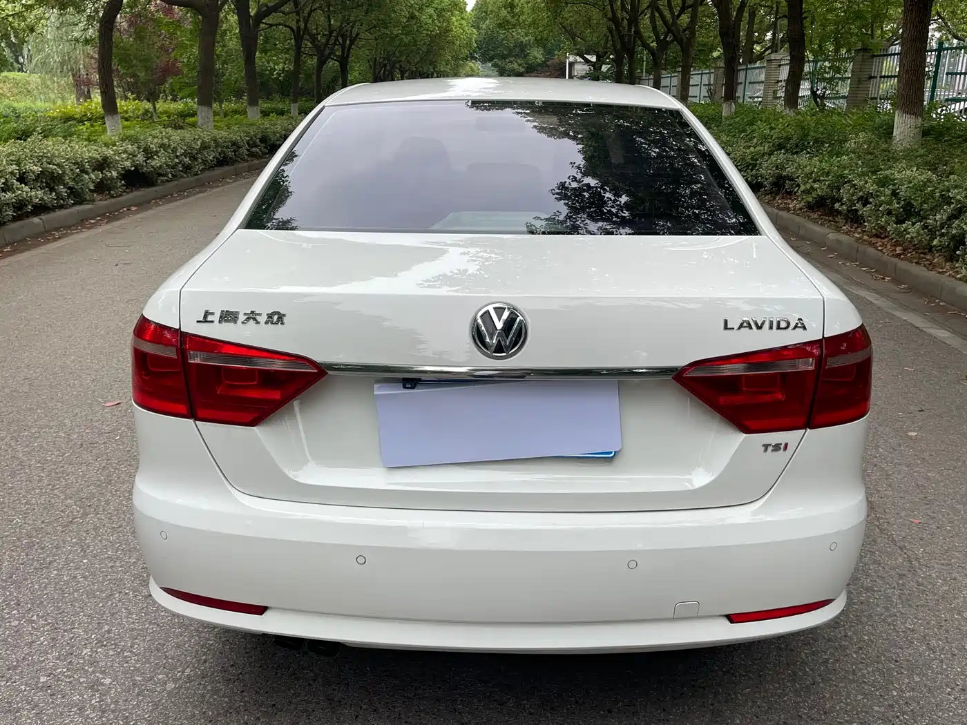 Volkswagen Lavida 2013 Facelift 1.4TSI DSG Comfort фото 14