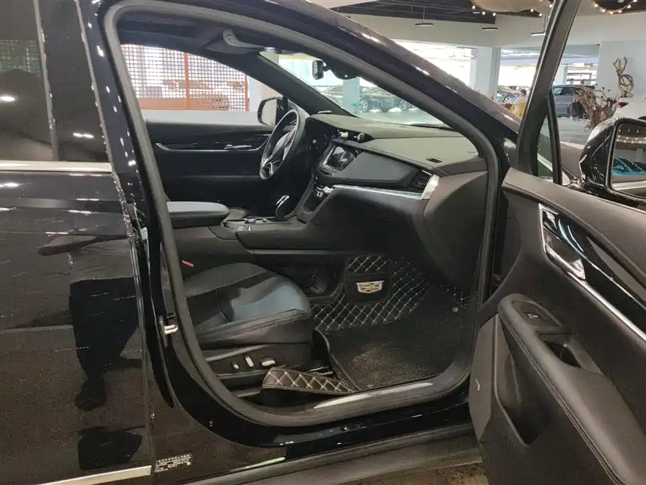 Cadillac XT5 2022 2.0T 2WD Luxury фото 8