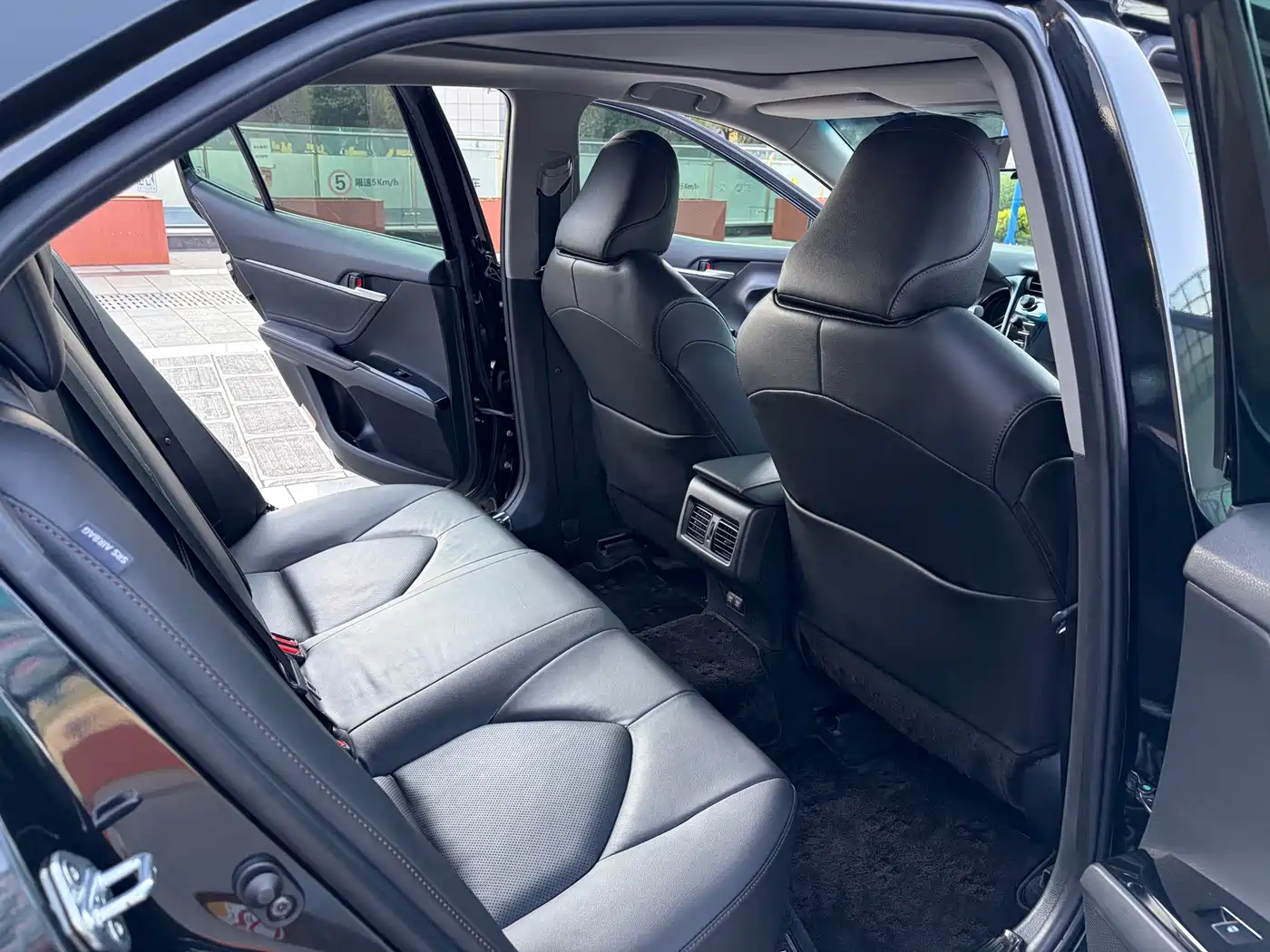 Toyota Camry 2018 2.5G Luxury Edition фото 13