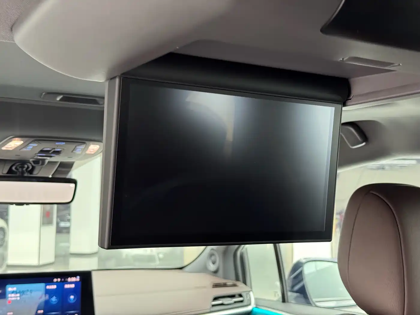 Toyota Sienna 2021 2.5L Hybrid Platinum Edition фото 15