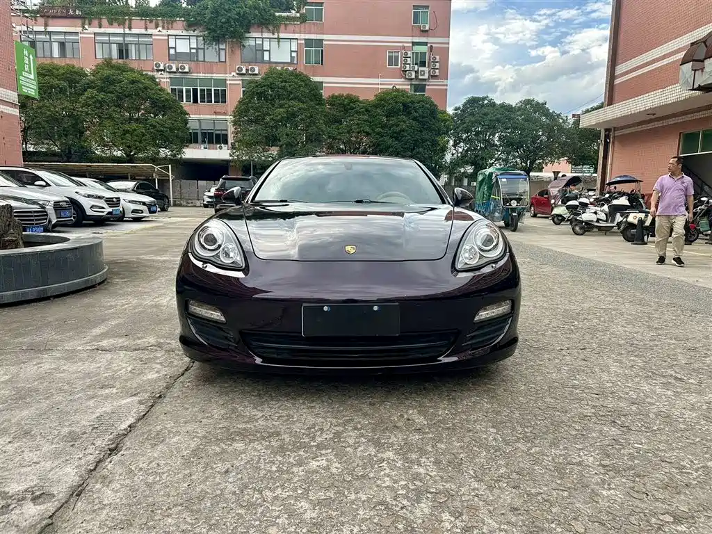 Porsche Panamera 2013 Panamera Platinum Edition 3.6L фото 2