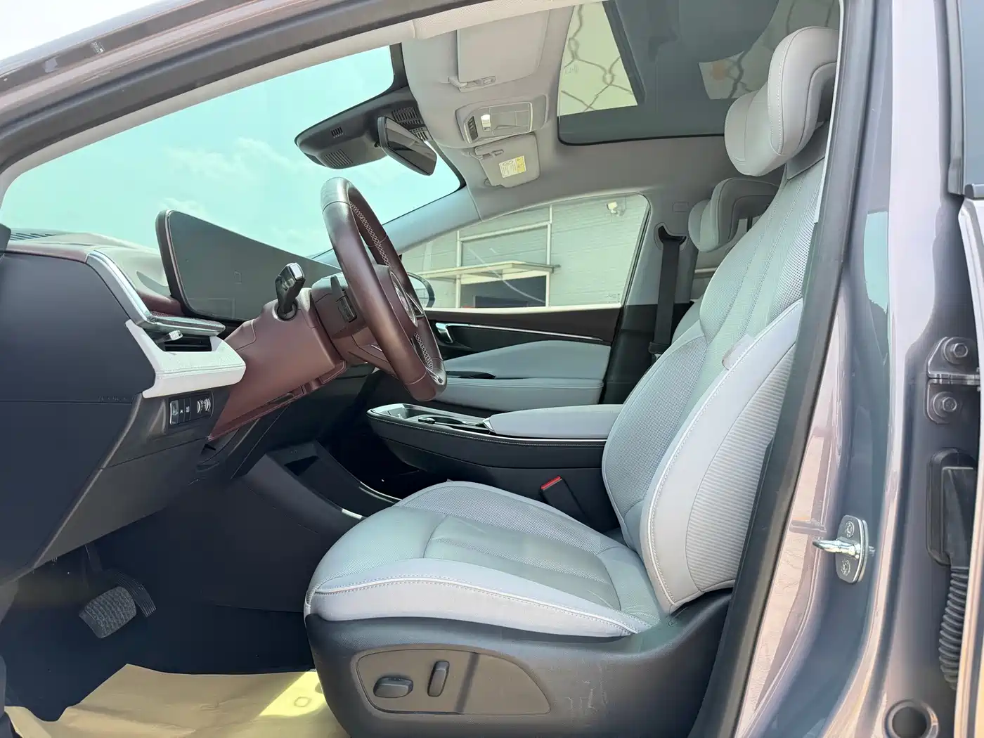 Buick E4 2023 Model Premium Edition фото 17