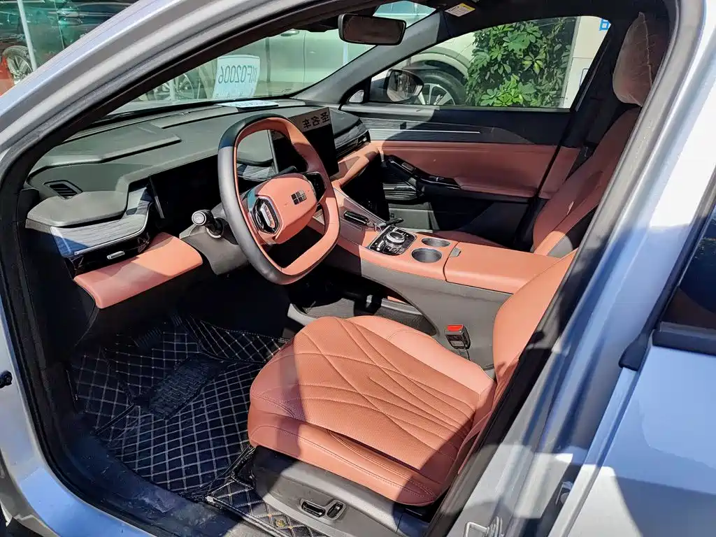 Geely Galaxy Galaxy L6 2025 2025 EM-i 140km Explorer+ Edition
