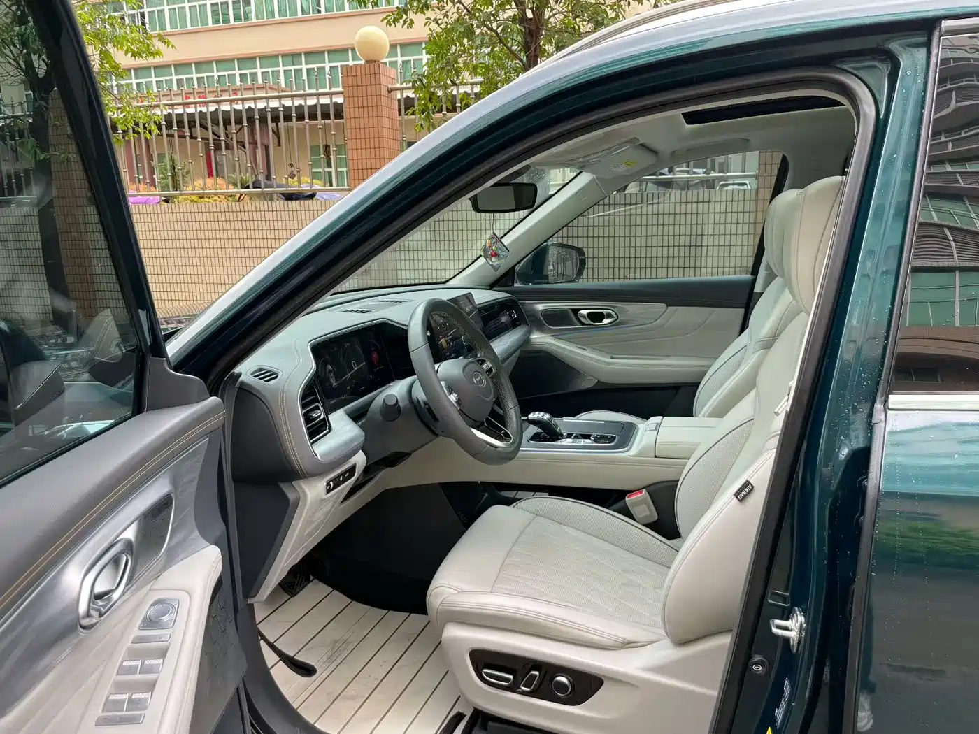 GAC Trumpchi Trumpchi GS8 2022 Pilot Series 2.0TGDI 4WD Luxury Smart Connect Edition (6-Seater) фото 4