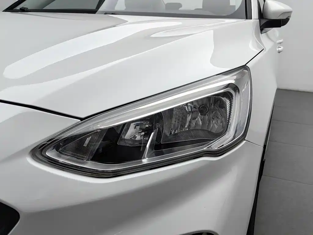 Фото 7 - Ford Focus