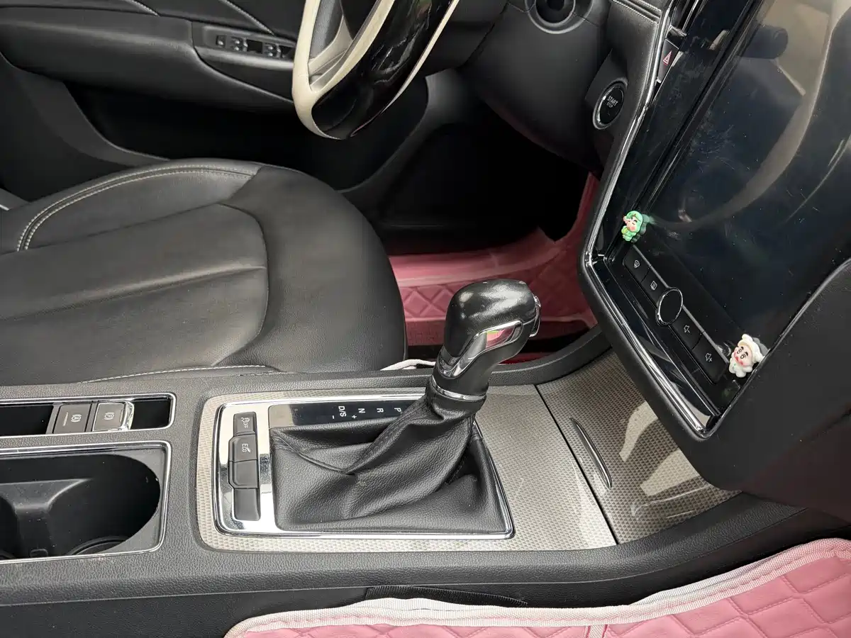 Roewe i6 2022 2020 PLUS 20T TST Internet Glory Smart Premium Edition