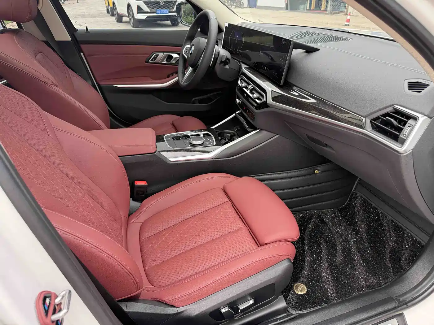 BMW 3 Series 2024 325Li M Sport Package фото 12