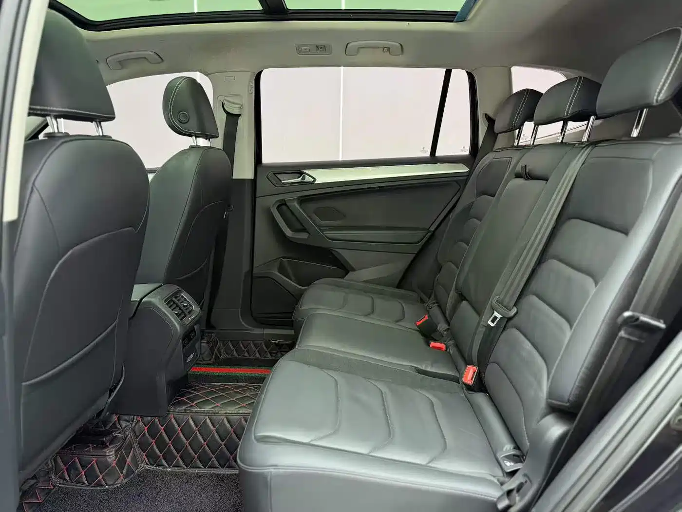 Volkswagen Tiguan L 2019 330TSI Automatic 2WD Panorama Comfort Edition China VI фото 6