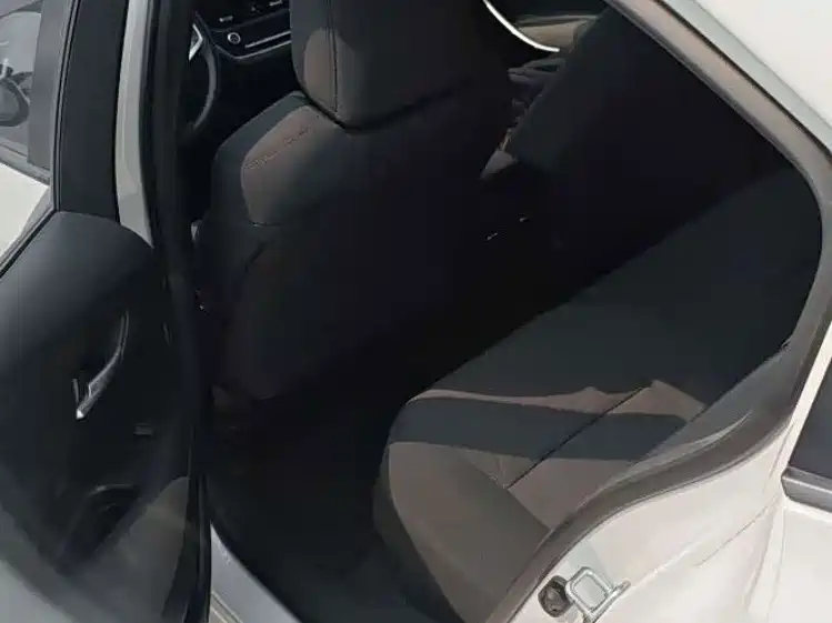 Фото 6 - Toyota Corolla
