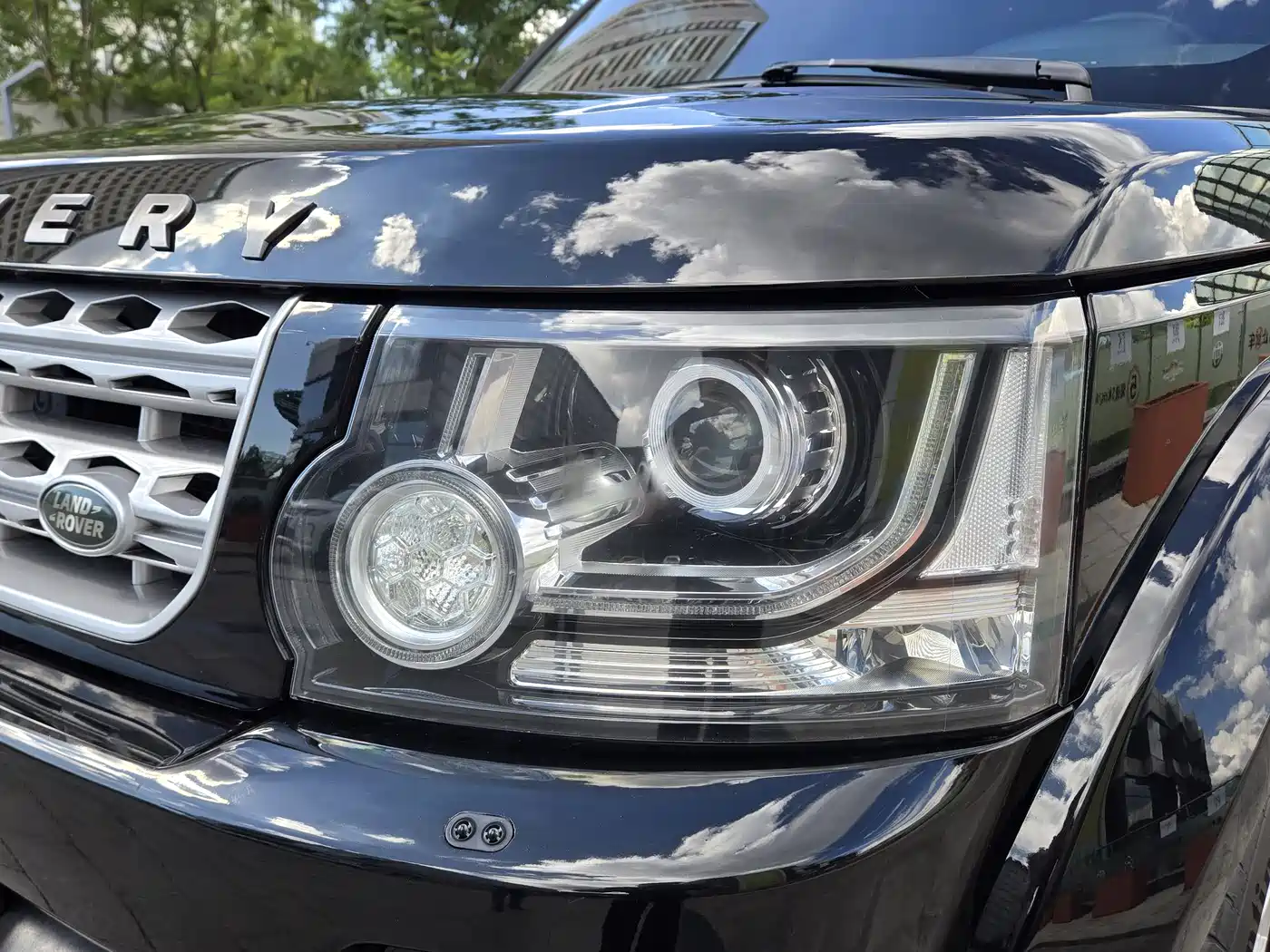 Land Rover Discovery 2015 3.0 SDV6 HSE Diesel фото 4