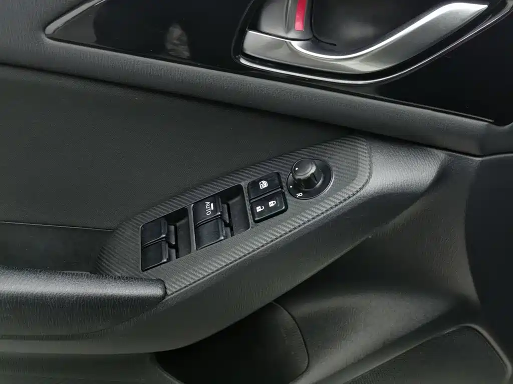 Photo 9 - Mazda Mazda 3