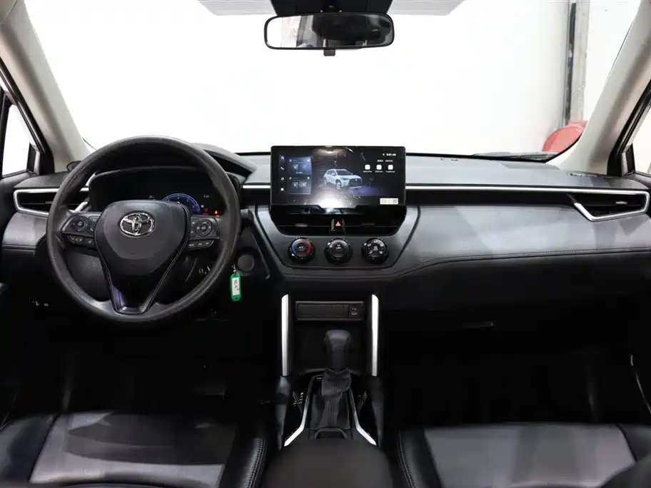 Toyota Corolla Cross 2024 Model 2.0L Pioneer Edition фото 12