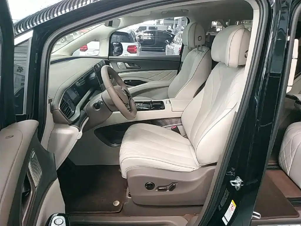Denza D9 2022 DM-i 970 AWD Flagship фото 15