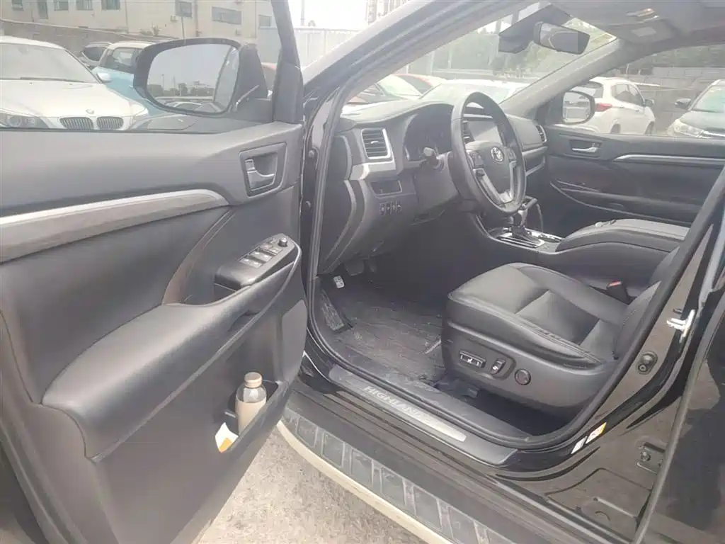 Toyota Highlander 2021 2.0T AWD Premium 7-Seater фото 16